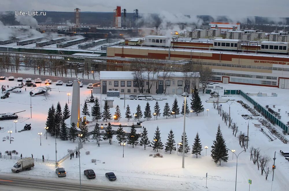 УГМК верхняя Пышма. Парк УГМК В верхней Пышме. Верхняя Пышма градообразующие предприятия. УГМК завод верхняя Пышма.