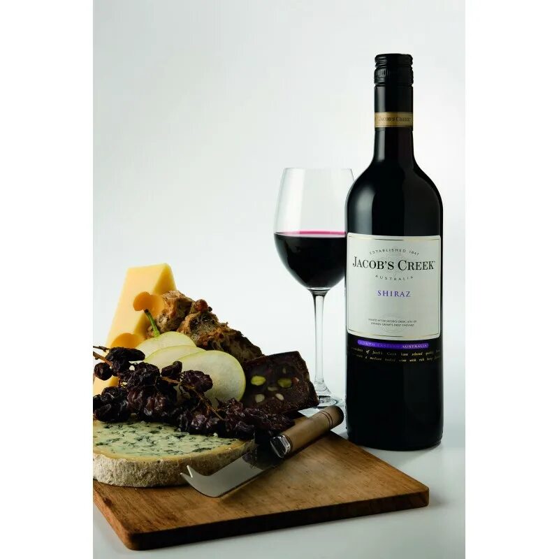 Кумала кейп классикс красное полусухое. Jacob's creek classic shiraz cabernet. Вино армянское bolgrad. Вино kumala cape classics. Wine classics.