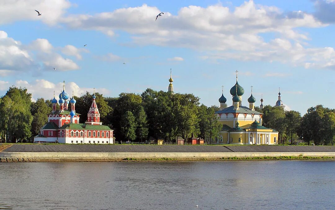 Углич Волга. Город Углич на Волге. Угличский Кремль Углич. Угличский Кремль достопримечательности Углича.