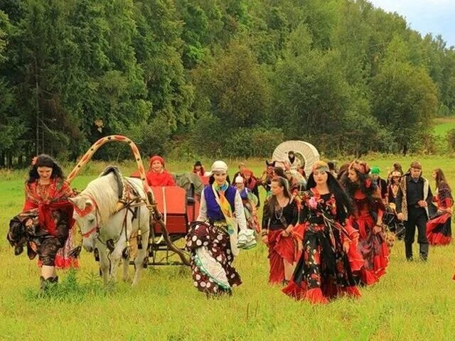 Фк мура словения. Корона чемпиона. Tabor logo. Новый год в цыганском стиле. Tabor.