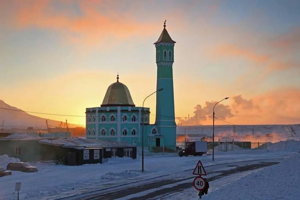 Нурд камаль. Мечеть Нурд-Камал. Норильская мечеть Нурд-Камаль. Нурд-Камал — мечеть в городе Норильск. Мечеть Нурд-Камал Салехард.