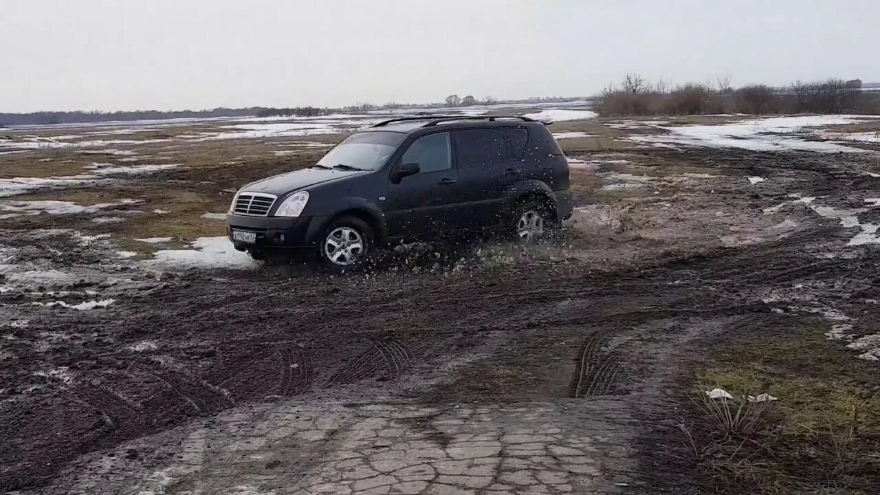 Полный привод рекстона. Полный привод Санг енг Рекстон. Полный привод Рекстон 2. ССАНГЙОНГ Рекстон на бездорожье. Ссанг енг Рекстон бездорожье.