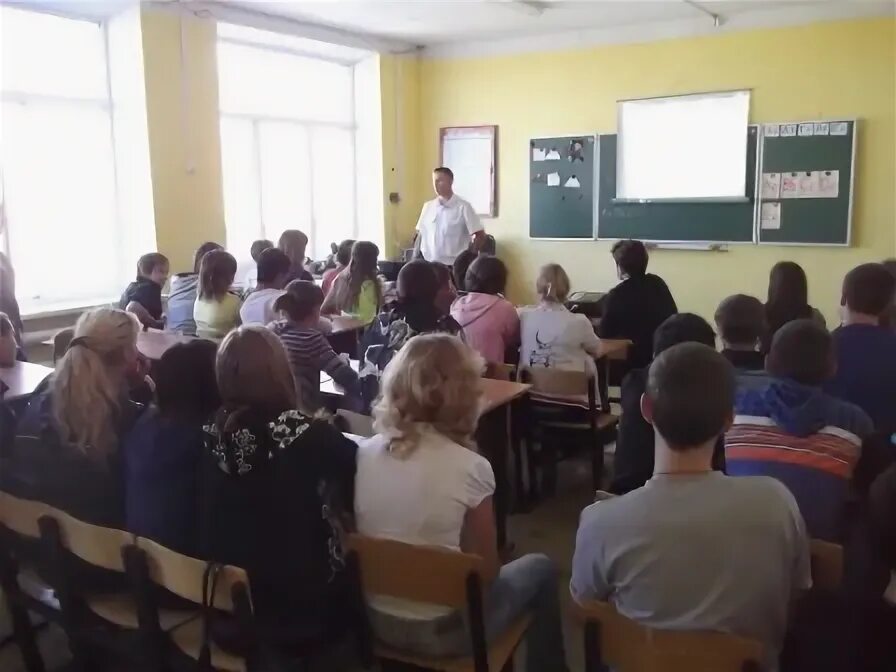 Сайт школы новоаннинский. Новоаннинский школа 5. Новоаннинская гимназия фото. Новоаннинская школа номер 1. Сайт школы новоаннинский.