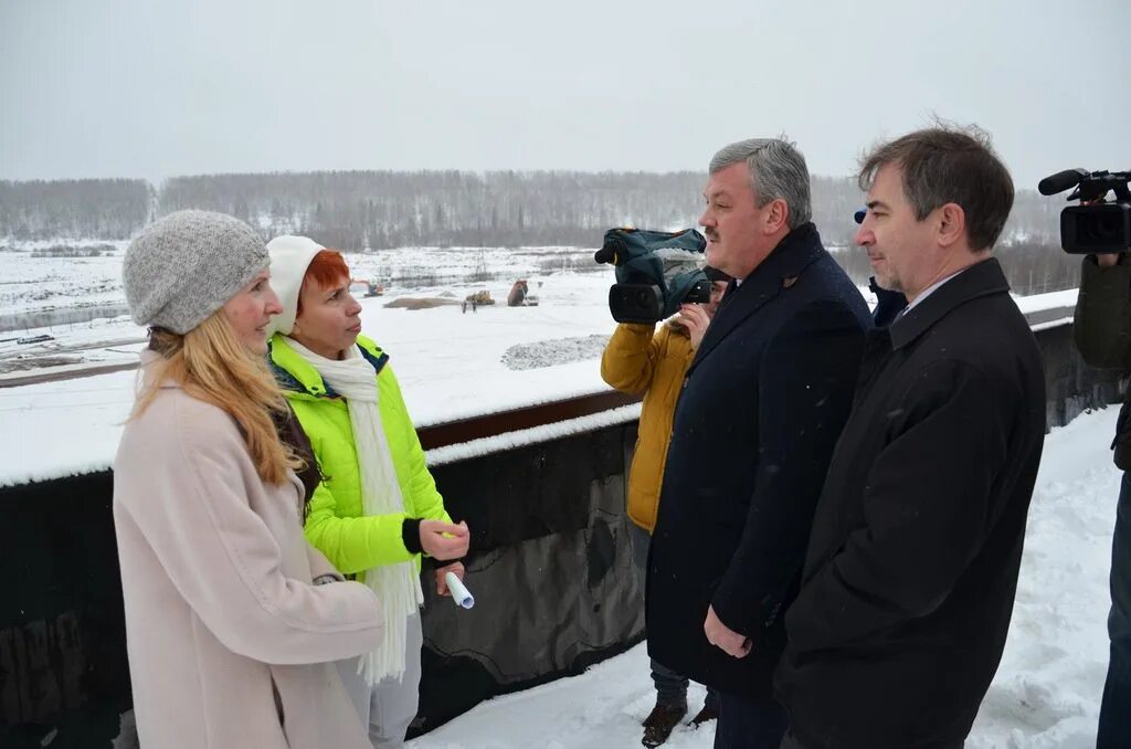 Население ухты 2024. Поселок Водный Ухта. Население Ухта Водный поселок. Гапликов с семьей вместе. Население пгт Водный.