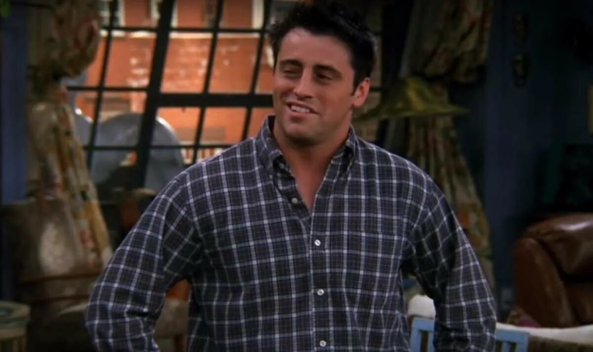 How are u doing. Джо из сериала друзья. Джо друзья how you doing. Джо Триббиани кадры из сериала. Мэтт Леблан из сериала друзья.