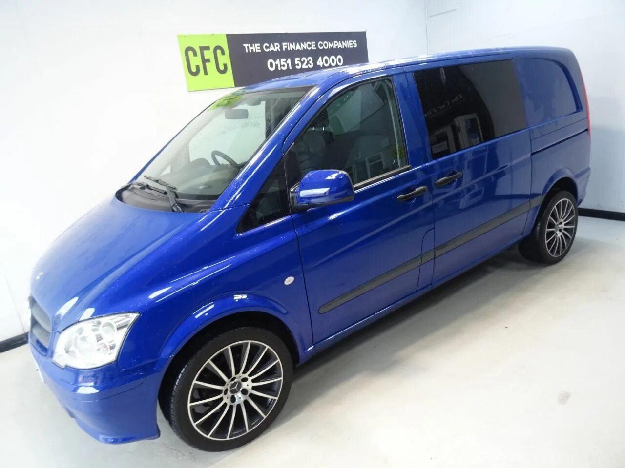 Мерседес вито в крыму купить. Мерседес Вито 113. Мерседес Вито 2011. Mercedes Vito Compact. Mercedes Benz Vito 113 мотор.