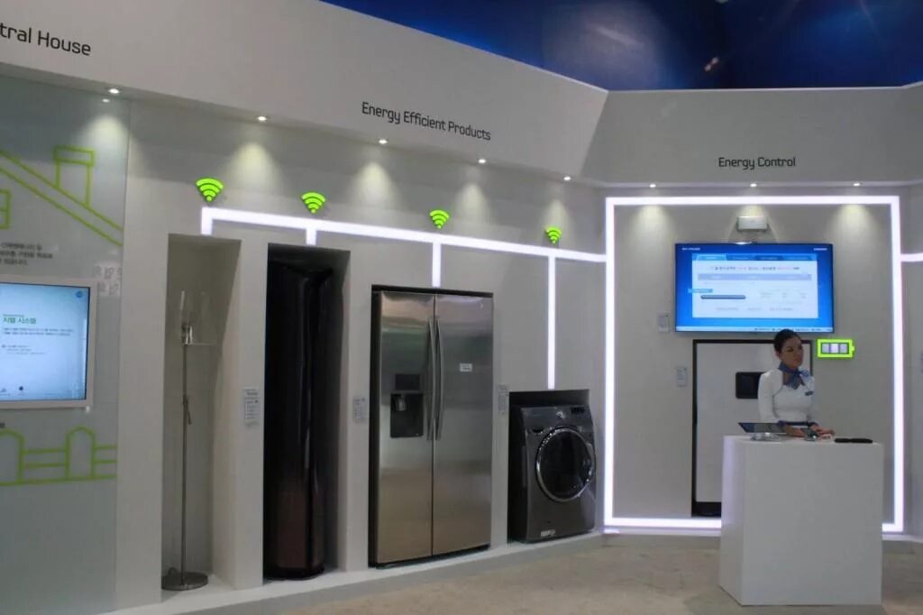 Умный дом магазин интернет бытовой техники. Умный дом бытовая техника. Smart Appliances. Умный дом стенд демонстрационный. Smart Home Showroom.