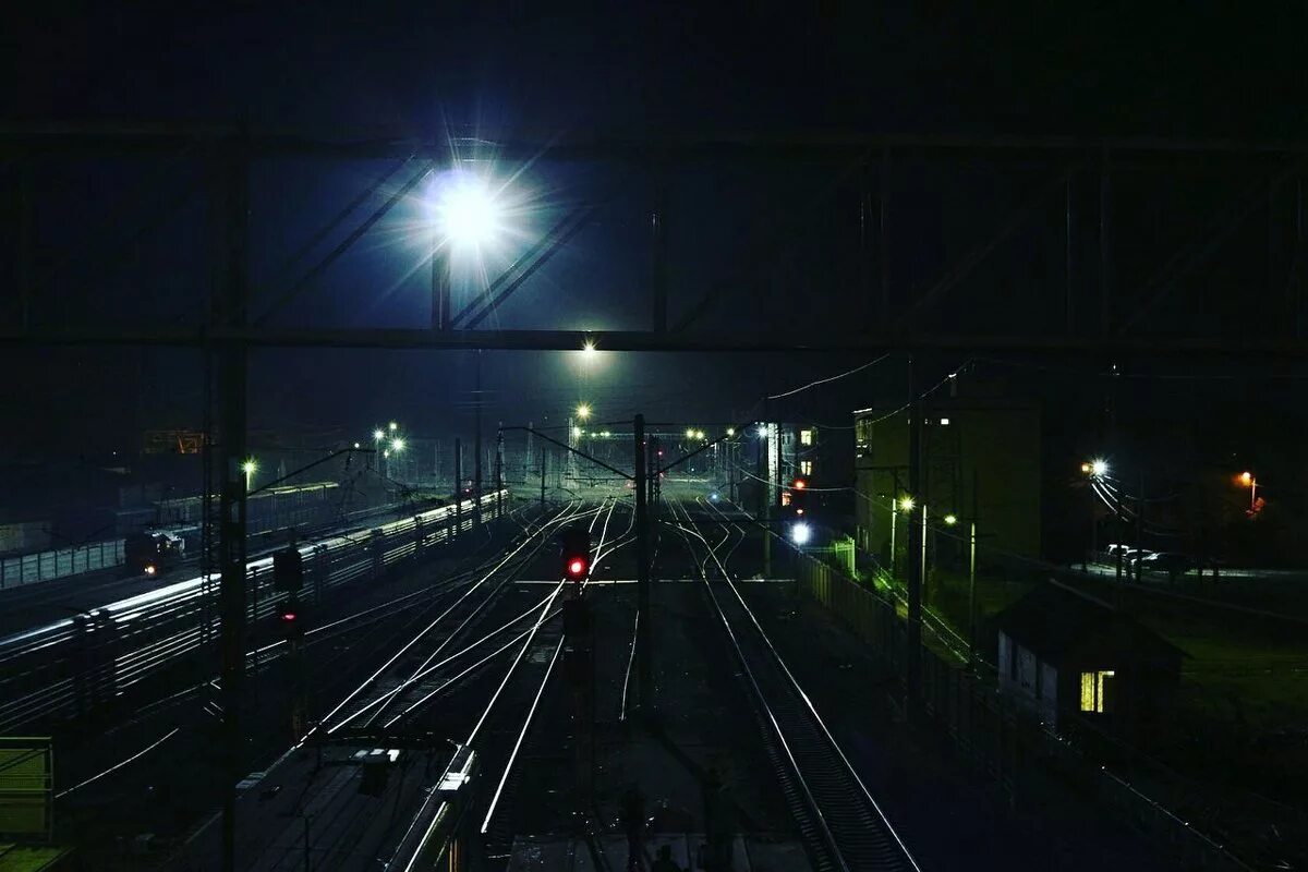 ночной жд вокзал. станция москва 3. вокзал муром 1. ночная станция жд в москве и жд вокзал. ночной жд вокзал боготол.