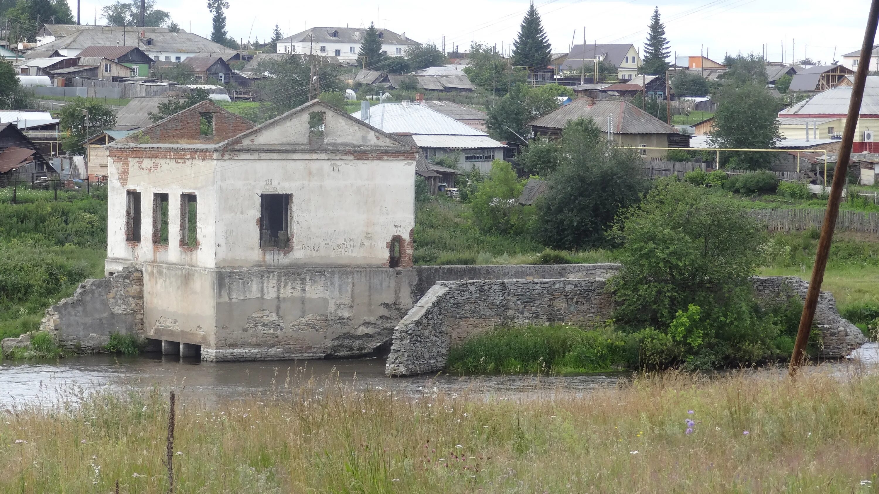 Церковь село маминское. Погода в маминском. Маминское храм архангела михаила. Маминское свердловская область храм. Маминское храм архангела михаила.