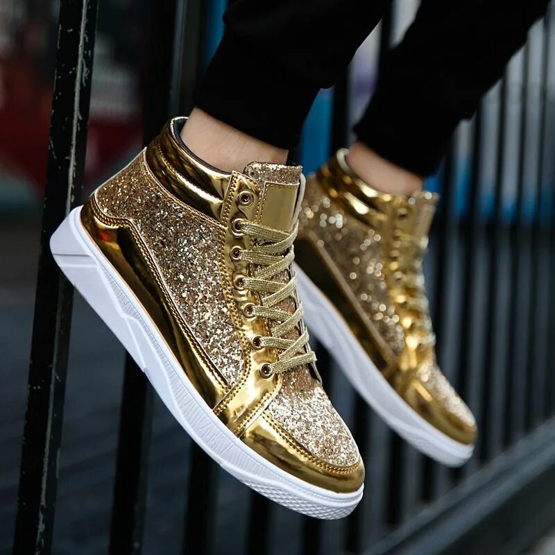 Кеды найк мужские золотые. Adidas superstar золотые. Golden shoes найк. Золотистые кроссовки мужские. Адидас кроссовки голд.