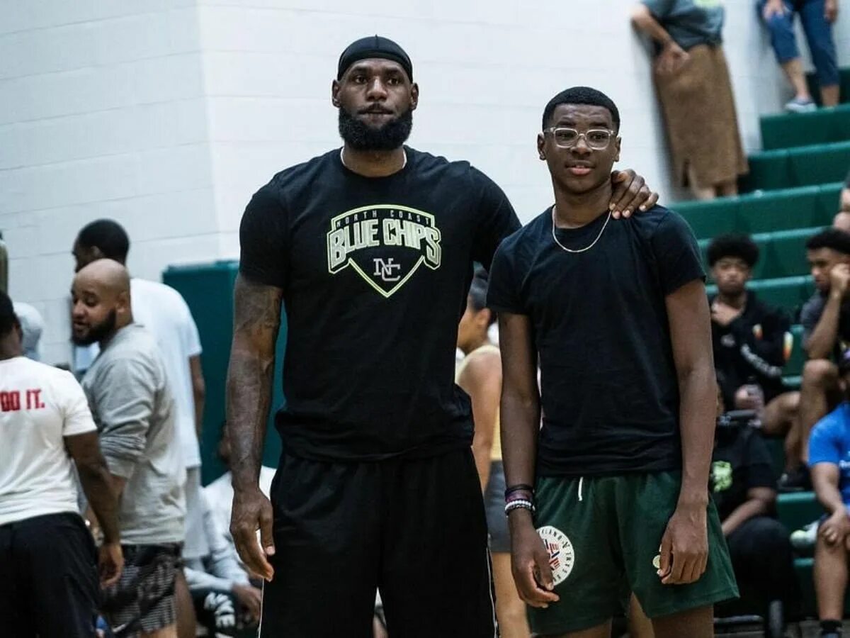 Леброн джеймс школьное фото в очках Lebron James' Tattoo Artist Lost his Lawsuit Against Take-Two!