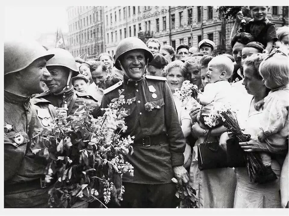 Кадры Победы 1945. Солдаты Победы 1945. Победа 9 мая 1945. Конец Великой Отечественной войны. 19 мая 1945