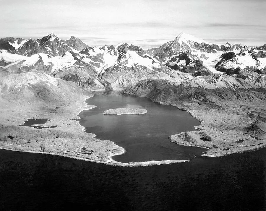 Аляска 9. ЦУНАМИ на Аляске 1958. ЦУНАМИ В заливе Литуйя на Аляске в 1958 году. 9.07.1958 Залив Литуйя ЦУНАМИ. ЦУНАМИ на Аляске 1958 фото.