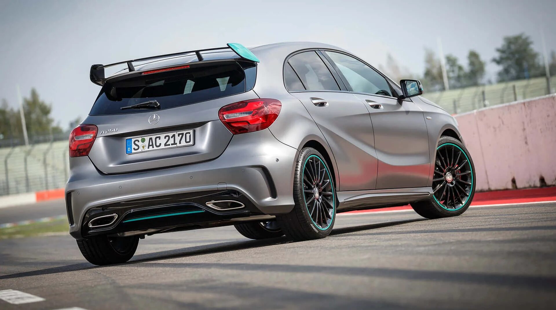 A class перевод. Мерседес a45 amg. mercedes a180 amg. mercedes benz a class amg 45. мерседес a class a45.