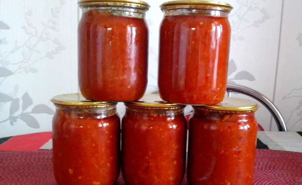аджика с помидорами и чесноком. аджика огонек. аджика помидорка. аджика тайёрлаш. аджика на зиму без варки.