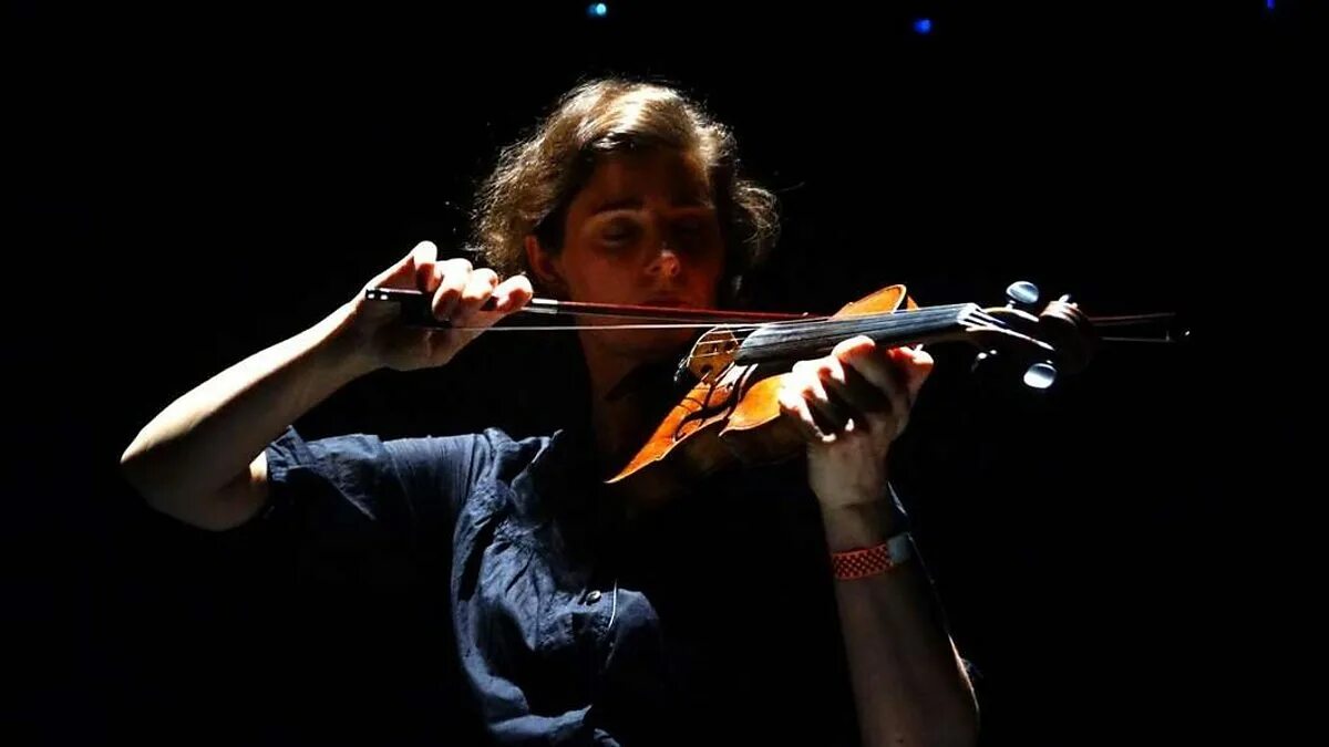 Анхарат. Welsh Violin. Rebecca Saunders still (2011) for solo Violin and Orchestra [uk Première]. He this music