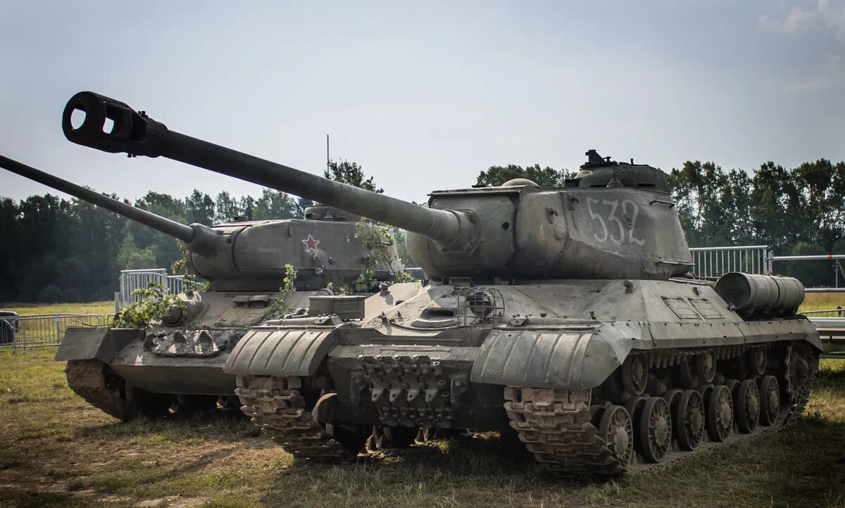 Ис 1 и ис 2. Ис 1 и ис 2. Танк ис-1. Ис 1 и ис 2. Танк ис иосиф сталин.