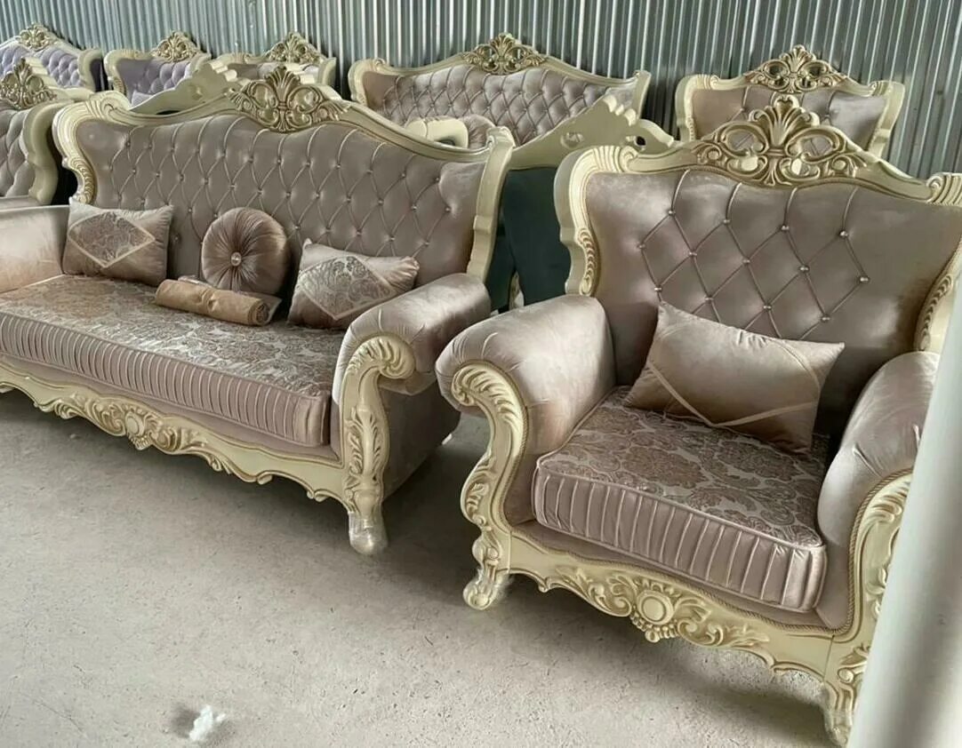 Спальня мария арида 6дв. Диван корона. Мебель гойты чеченская республика. Кухня венеция фабрика арида. Гостиная мебель классика.