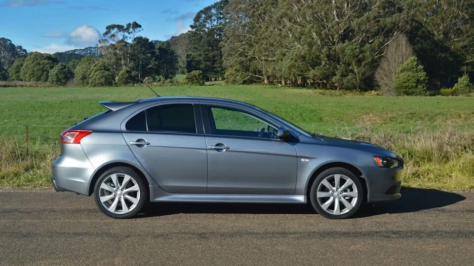 Митсубиси 10 хэтчбек. Mitsubishi lancer 10 sportback. мицубиси лансер 10 хэтчбек. mitsubishi lancer sportback. мицубиси лансер 10 спортбэк.
