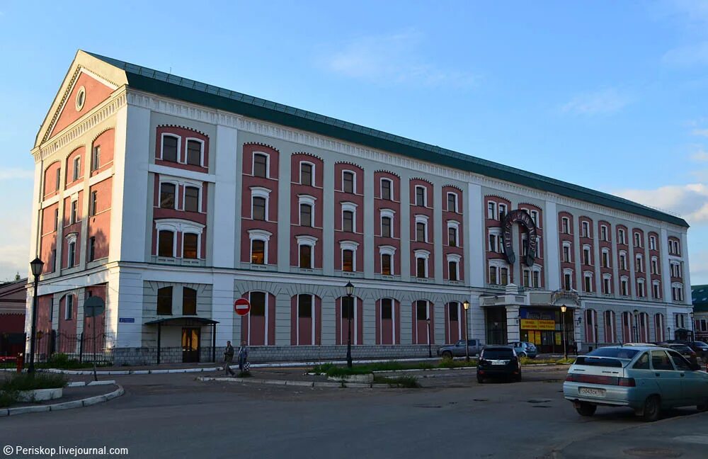 Казань адмиралтейская 3. Торговый центр петрушкин двор. Торговый центр петрушкин двор. Адмиралтейская 3 1 казань. Улица адмиралтейская 3 казань.