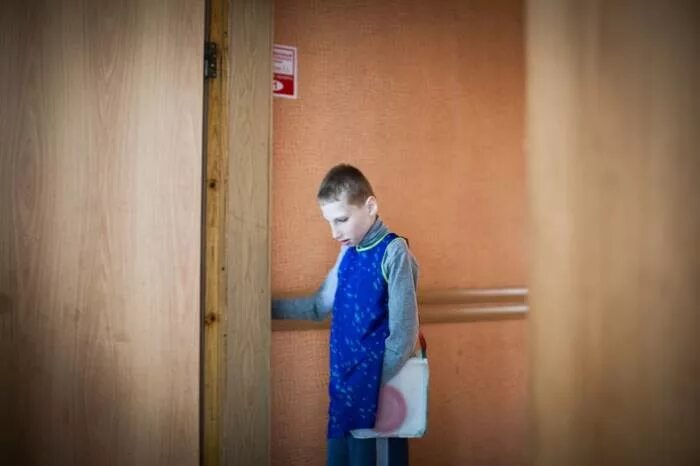 детский дом для слепоглухих в сергиевом посаде. слепоглухие. слепоглухие. адаптация слепых детей. слепой ребенок.