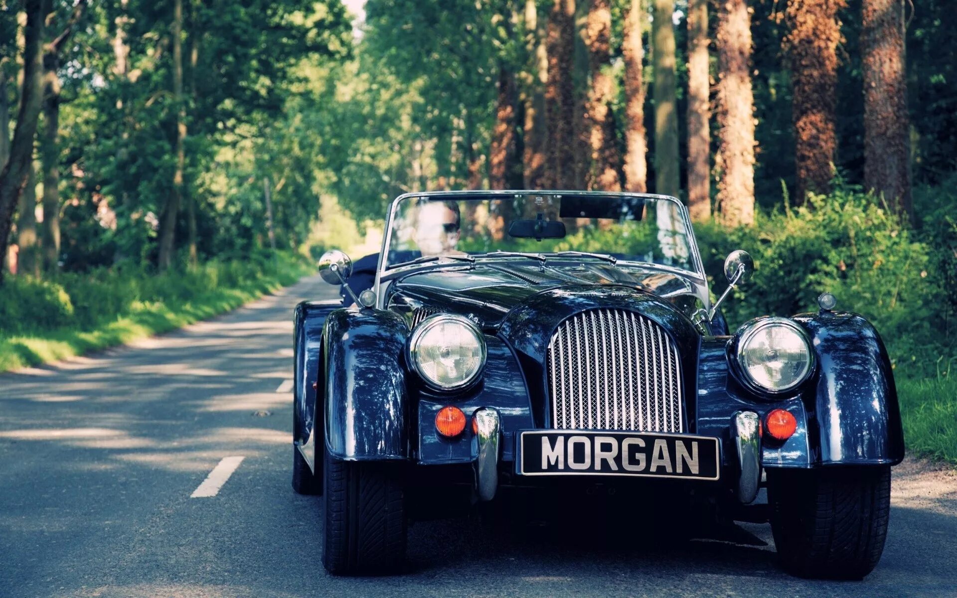 Дорогой старый автомобиль. Morgan Roadster v6. Morgan Roadster 2004. Morgan Roadster 3.7. Морган авто 1940.