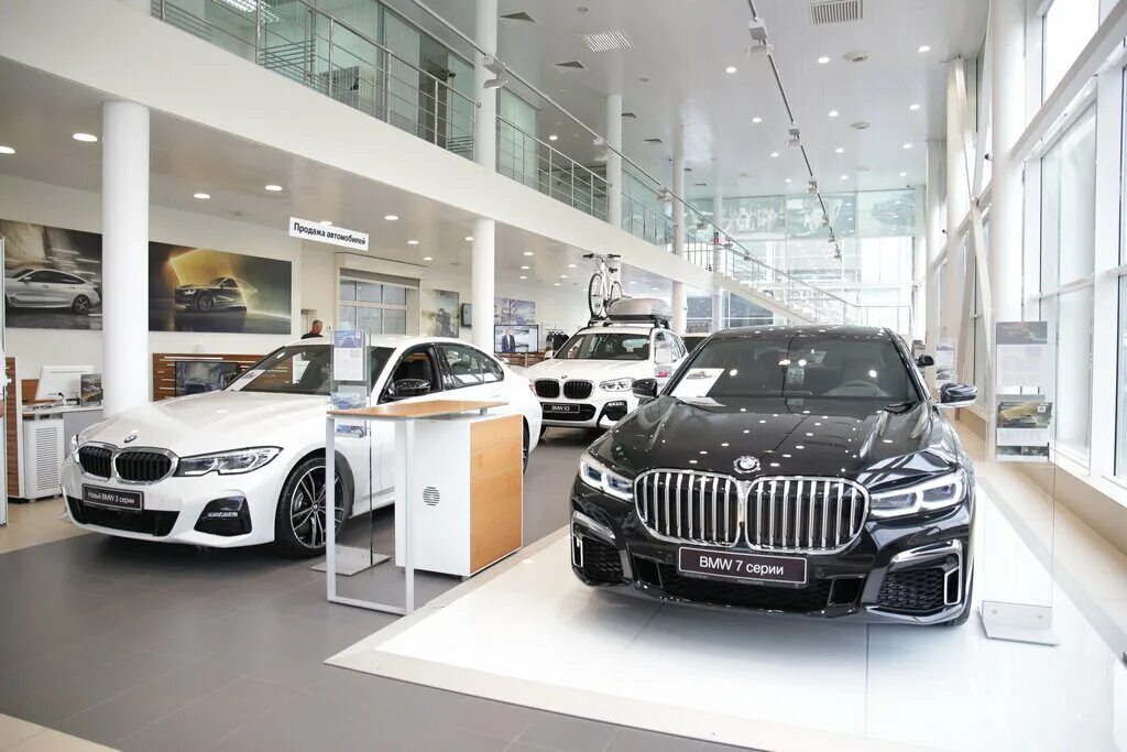 АВРОРААВТО BMW, Белгород. БМВ В автосалоне 5. БМВ 745 автосалон Plaza. M5 BMW Showroom.