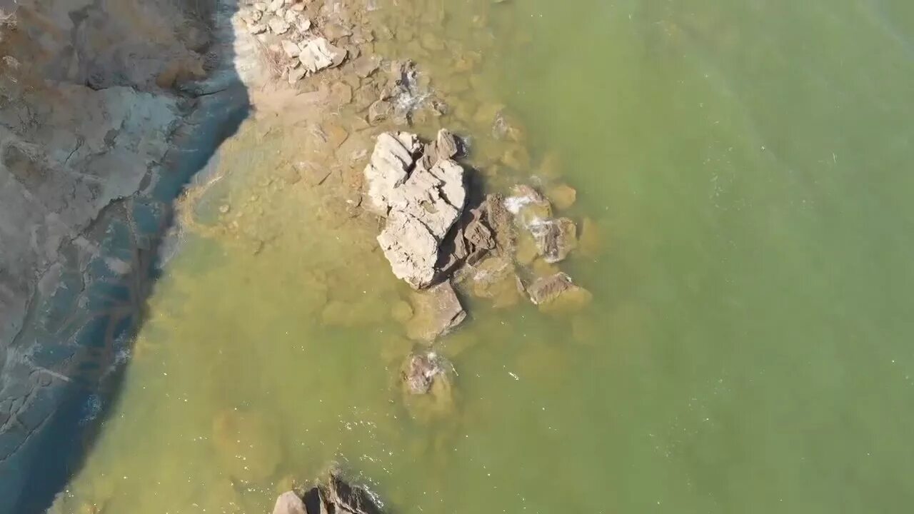 Цемлянское водохранилище. Цимлянское водохранилище затопленная Церковь. Цимлянское водохранилище кладбище. Находки Цимлянского водохранилища. Цимлянское водохранилище уровень воды на сегодня