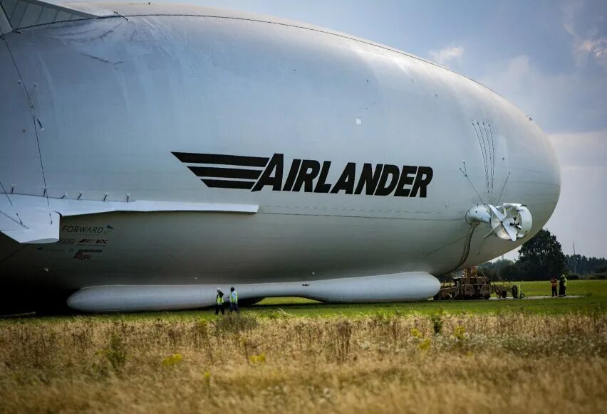 Дирижабль Airlander 10. Airlander 10 — гибридный дирижабль. Дирижабли Hybrid Air vehicles. Дирижабль Airlander 10 внутри.