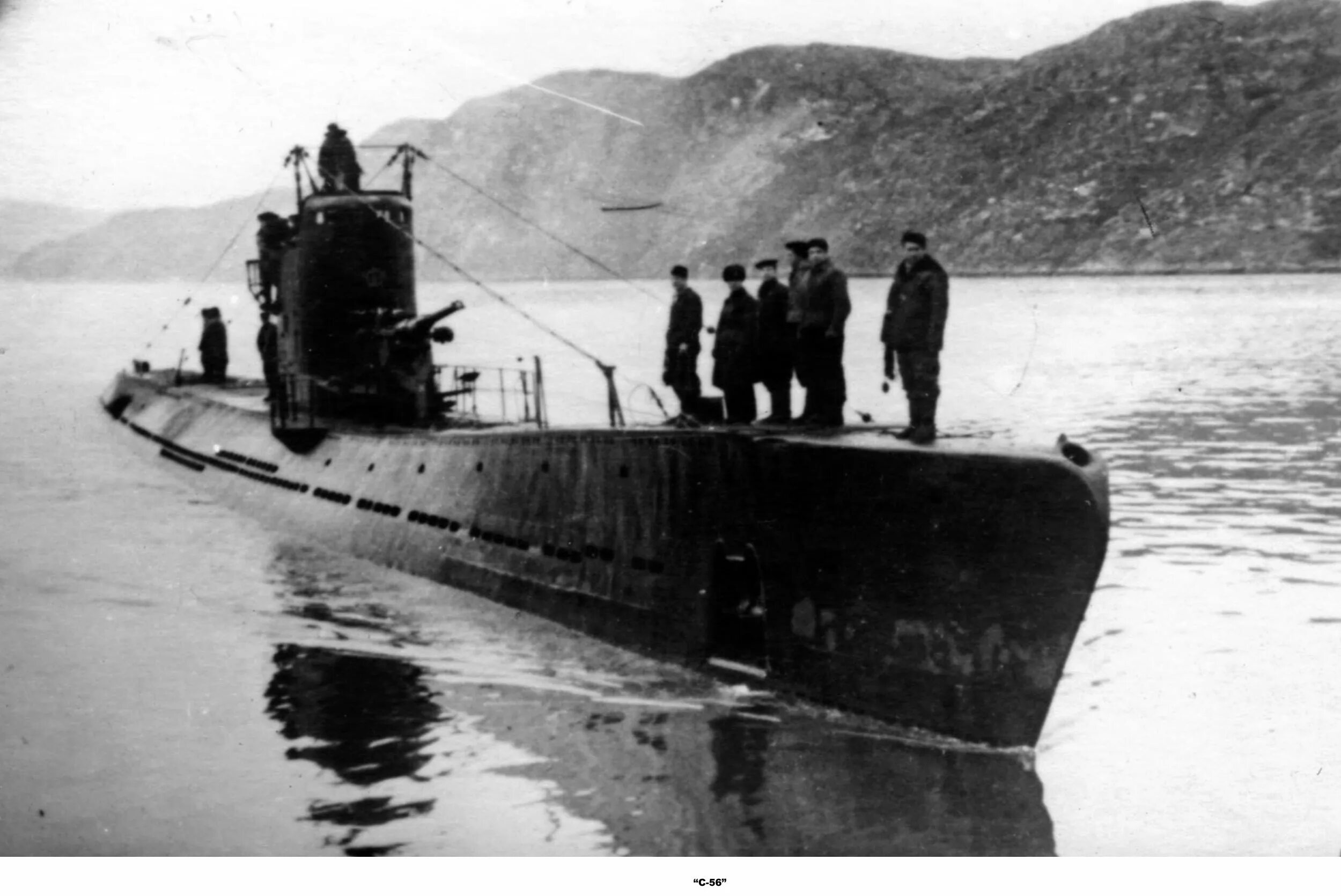 Подводная лодка вов 1941-1945 ссср. Подводная лодка вов 1941-1945. Подводная лодка малютка 1941-1945. Подводная лодка щука 1941-1945. Холмск порт 1945.