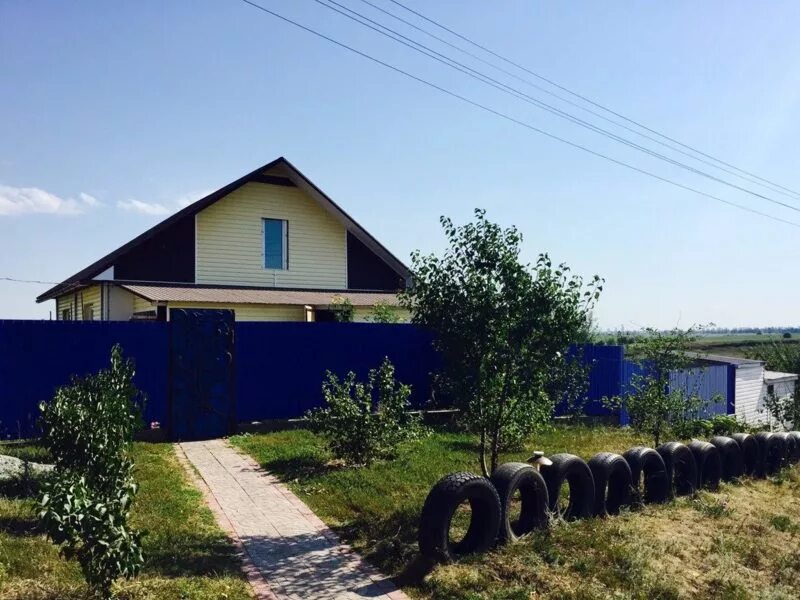 Губкин недвижимость купить. Домик в деревне Губкин. Дом 65 кв м. Загородный 5 Губкин. Ближняя Игуменка Белгородская область частный сектор.