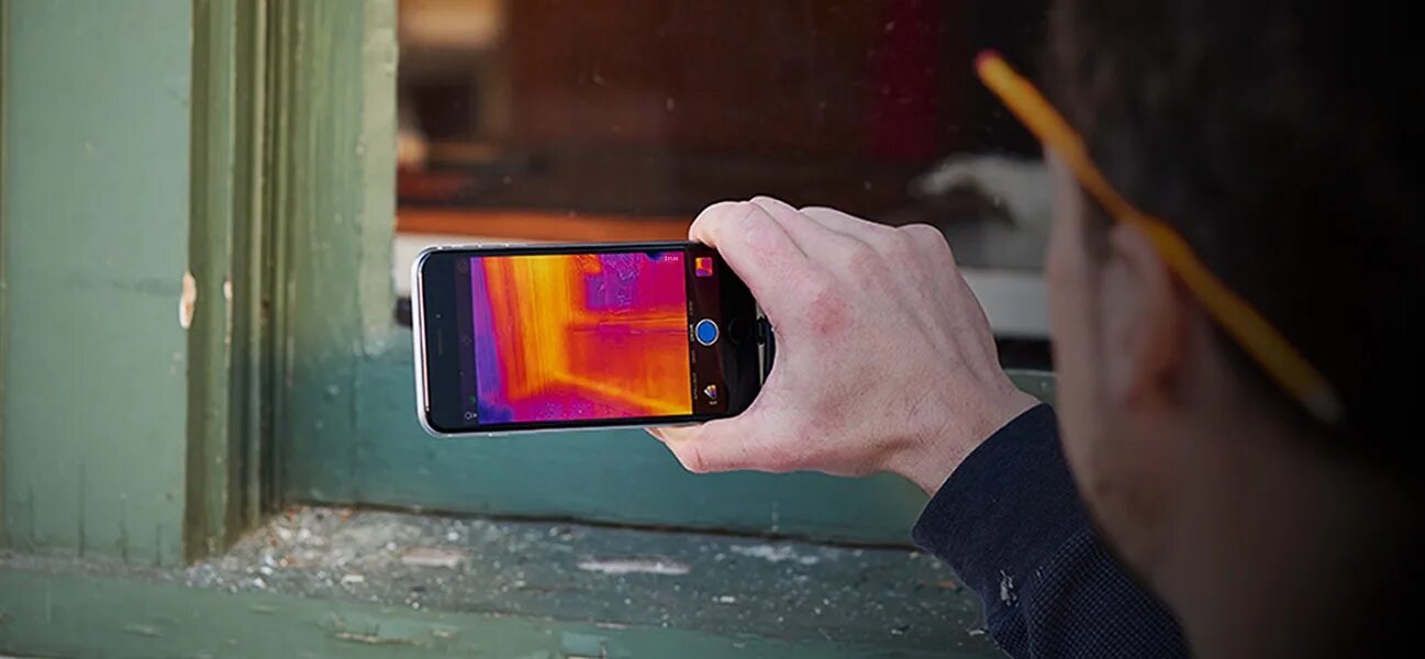 Тепловизор приложение на андроид настоящий. Flir one pro thermal camera for smartphones. тепловизор для андроид. смартфон со встроенным тепловизором. тепловизор для смартфона на базе android.