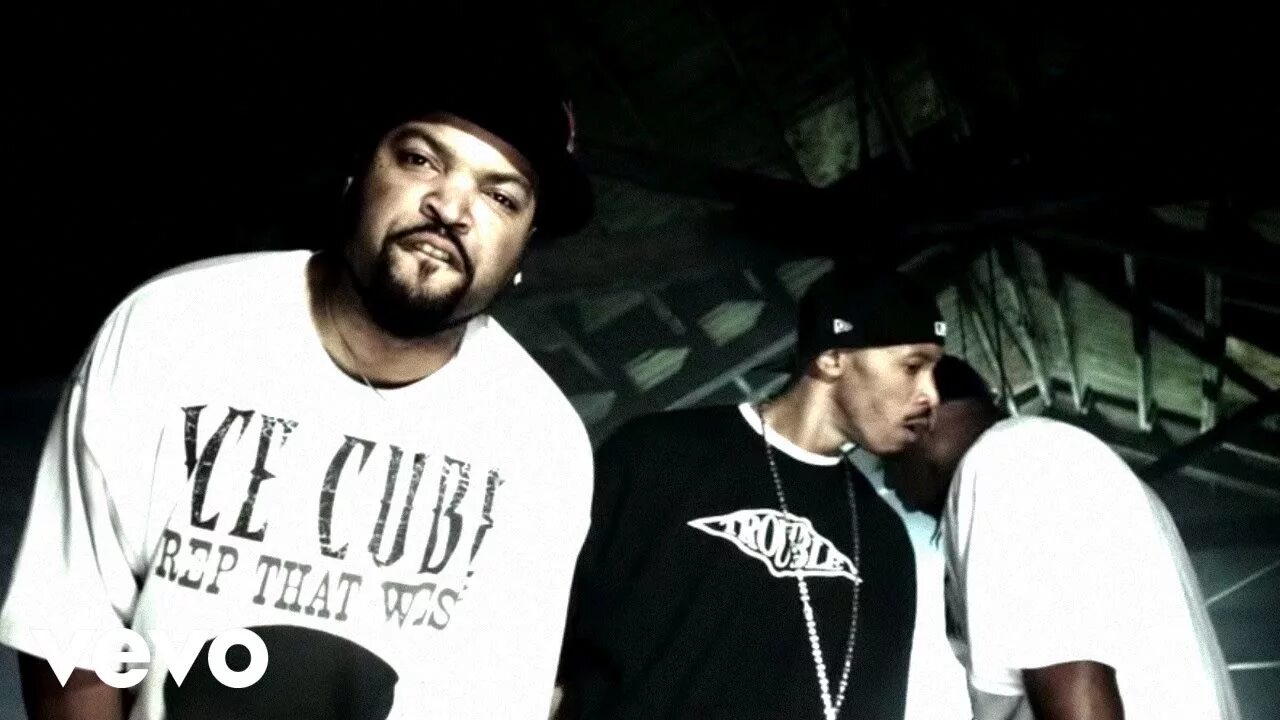 Wc ice cube. Ice t Ice Cube. Ice Cube без футболки. Ice Cube West Coast. Ice Cube Rap Metal.