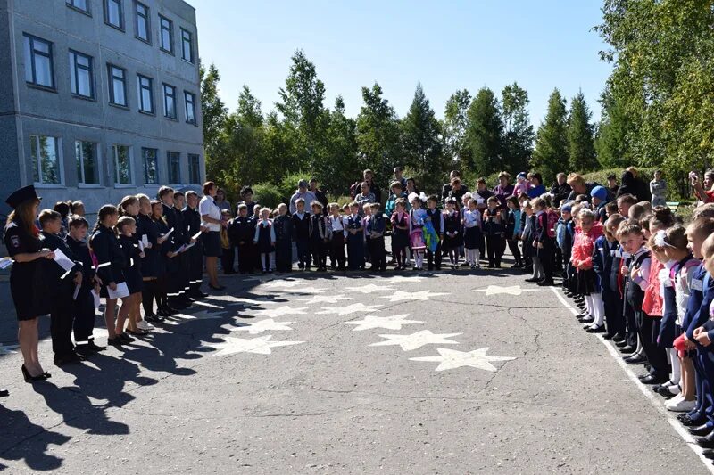 Школа 14 благовещенск. Сайт школы 5 города Белогорска Амурской области. Школа 10 Белогорск Амурская область. Школа 5 Благовещенск. Школа 10 Благовещенск Амурская.