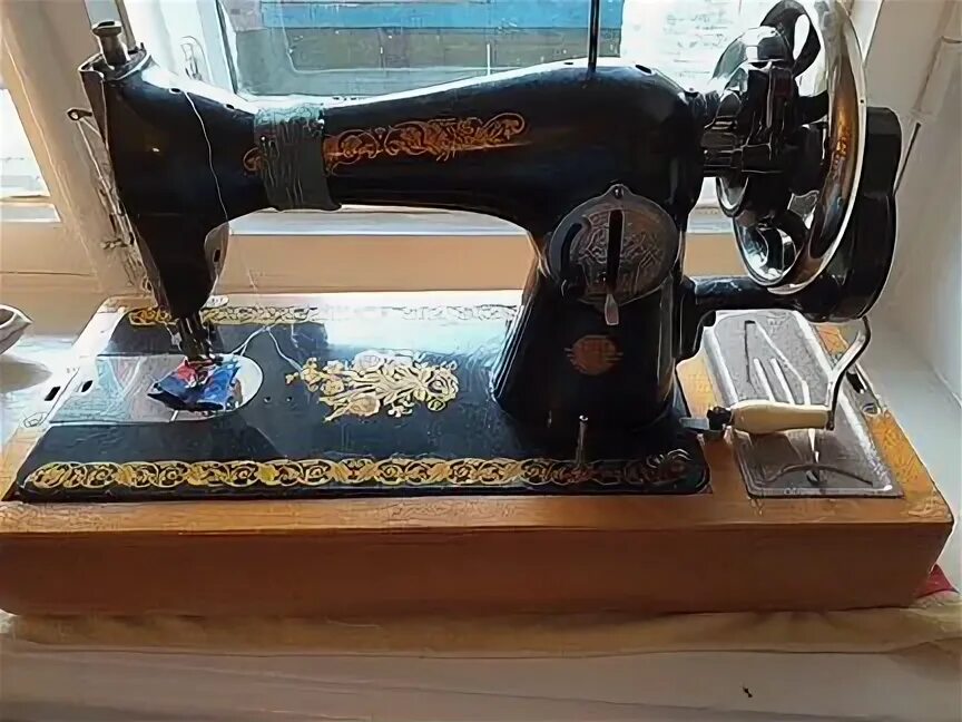 Авито швейные машинки цены. Авито швейная машинка. Авито ручной Швейный машина. Швейные машины Подольск в Новосибирске за 2000 руб. Однострочная машинка швейная авито.