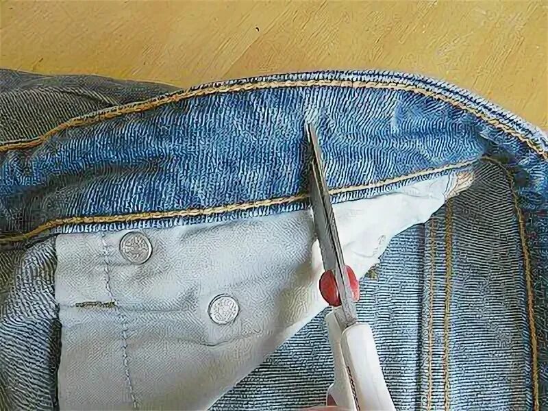 Как ушить мотню. Ушить джинсы по внутреннему шву. перешить джинсы на размер меньше. ушить пиджак. ушить брюки.