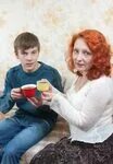 Русской сын е маму с разговорами