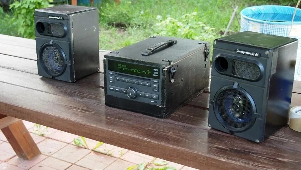 Музыкальный центр из автомагнитолы. Музыкальный центр из автомагнитолы. Бумбокс из автомагнитолы и динамиков 16,5 см 210 w. Музыкальный центр из автомагнитолы. Музыкальный центр из автомагнитолы своими.