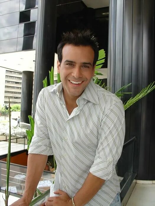 Херонимо хиль. Херонимо хиль. Джеронимо певец. Кристиан де ла фуэнте голый. Херонимо хиль сериалы.