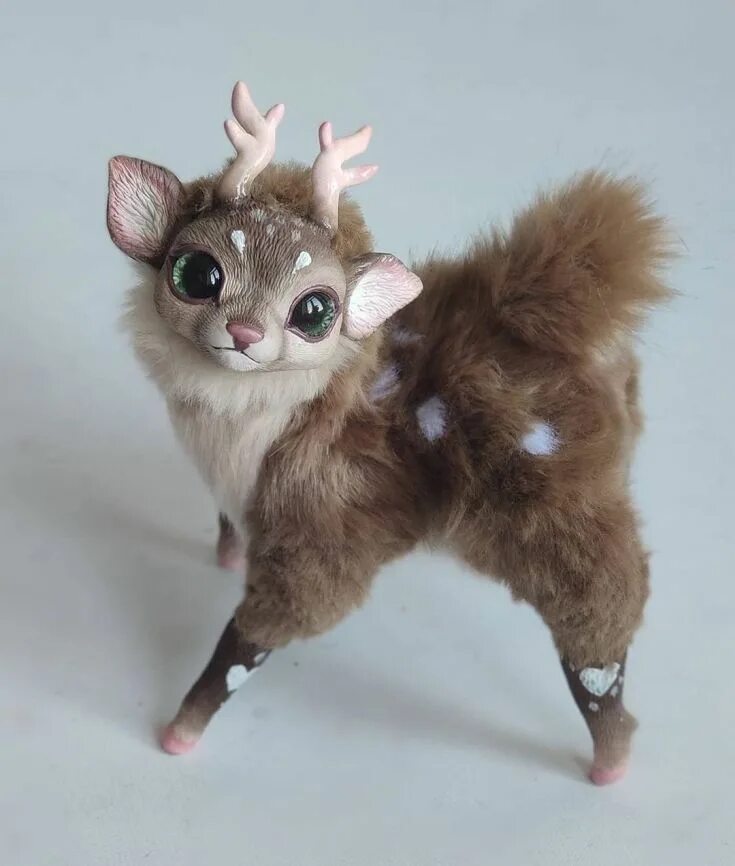 Смешанная техника игрушки мех глина. Игрушки из полимерной глины и меха. Игрушка ласка из меха и полимерной глины. Фото креативных игрушек из полимерной глины и меха.