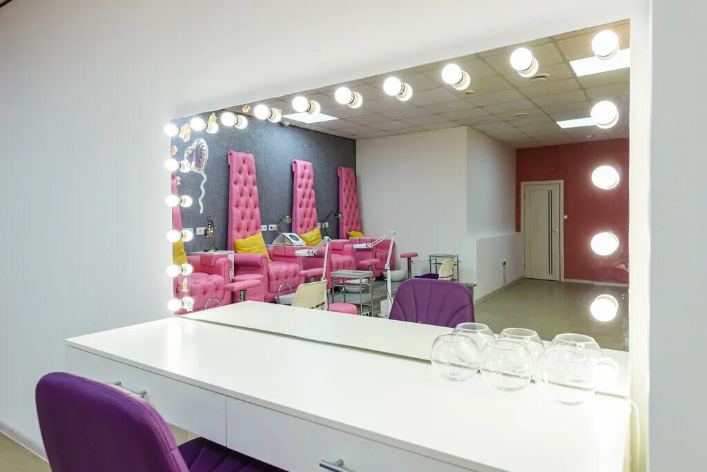 Top hands studio. Hands санкт петербург. студия маникюра внутри. 4hands солярис. Hands санкт петербург.