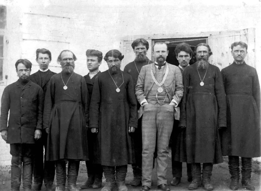 конно полицейские урядники. мученик алекси́й нейдгардт. пермская губерния 1920. уездный правитель. уездный правитель.