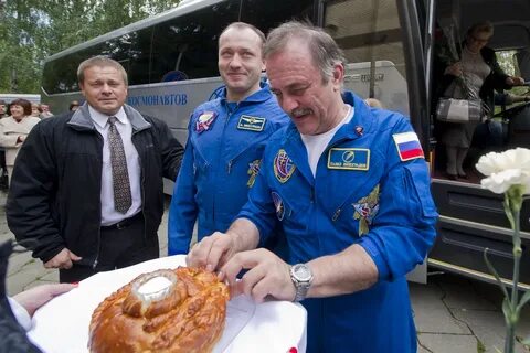 Встречают космонавтов