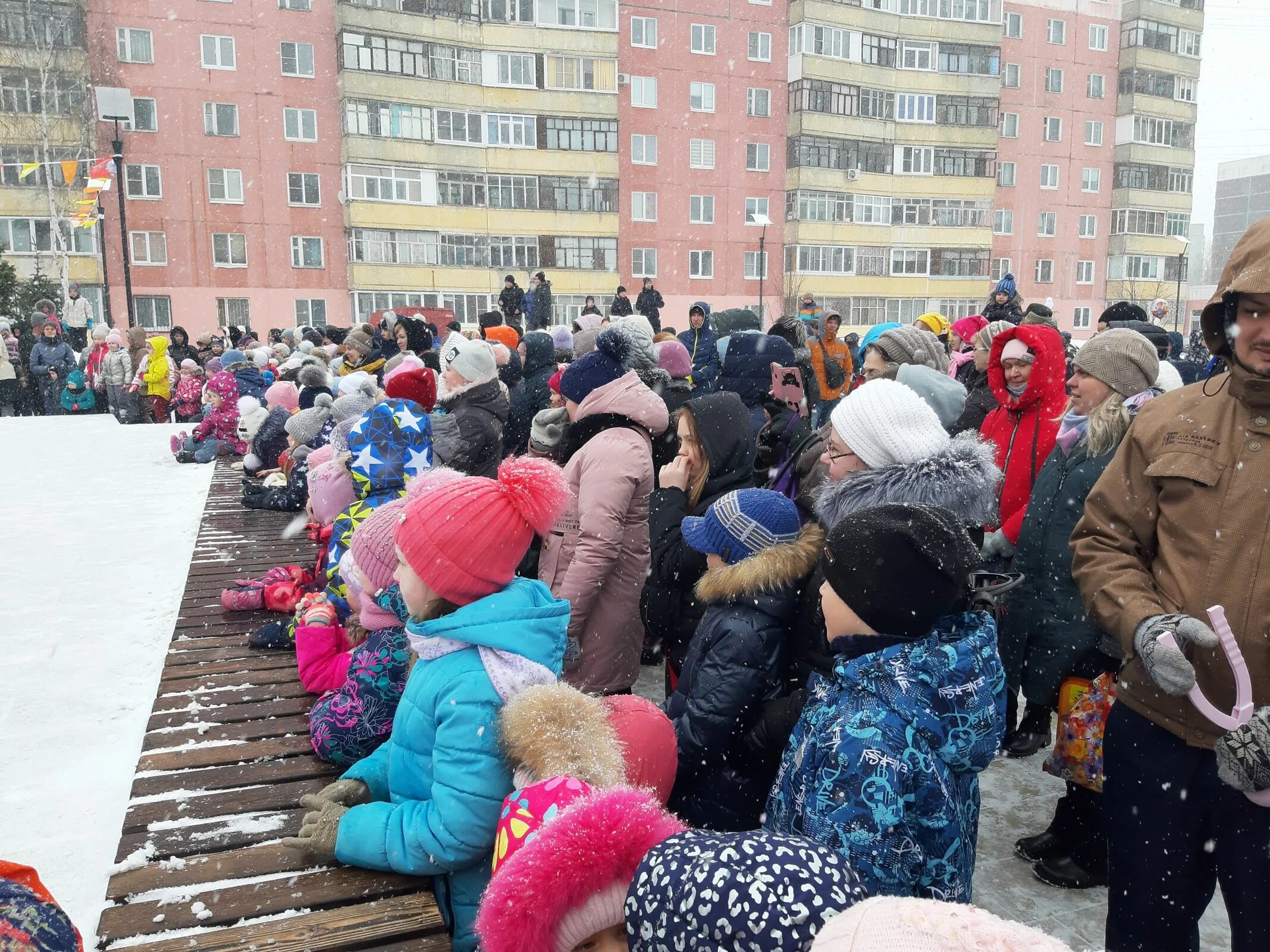 Масленица площадки. Масленица в Заволжском районе Ярославля. Библиотечная площадка на Масленицу. Масленица 2021 Ярославль Заволжский район. Масленичные гуляния 2024 ярославль