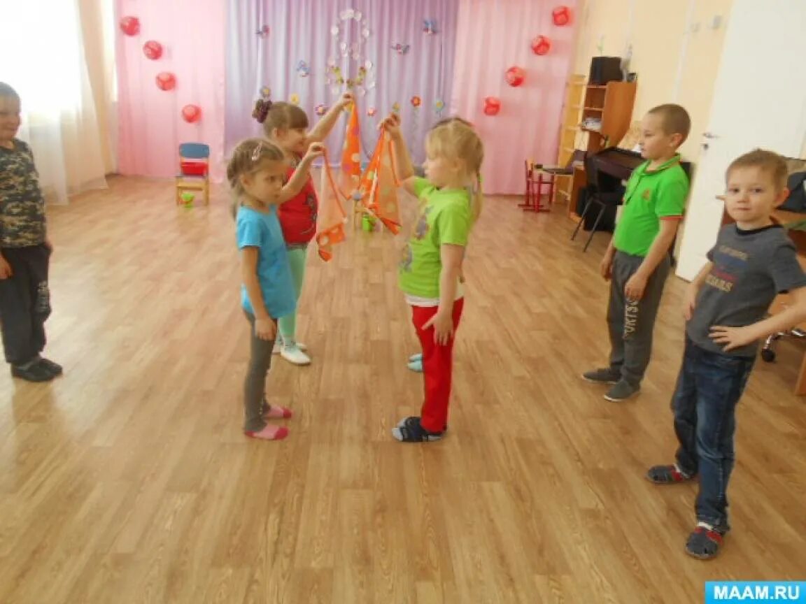 Супер танцы для детей повторялки. Танцевать повторялки. Танцы повторялки для детей. Физминутка танец. Танец повторялка для детей с движениями.