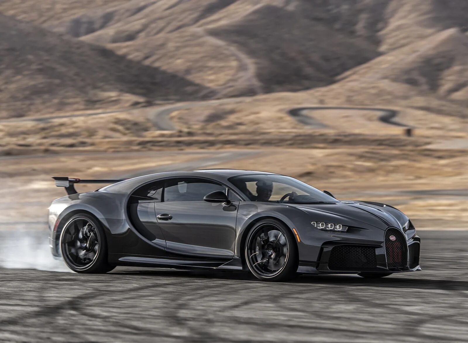 Bugatti 2021. Бугатти ЧИРОН 2021. Bugatti Chiron Sport 2021. Бугатти Шерон Pur Sport. Bugatti CHINOR Pur Sport.