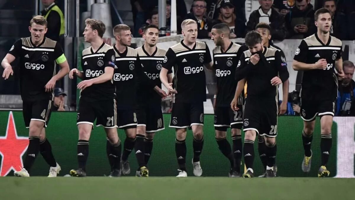 Аякс ювентус. Тот самый аякс. ajax petropolis уэнсдей. ajax champions league semi final.