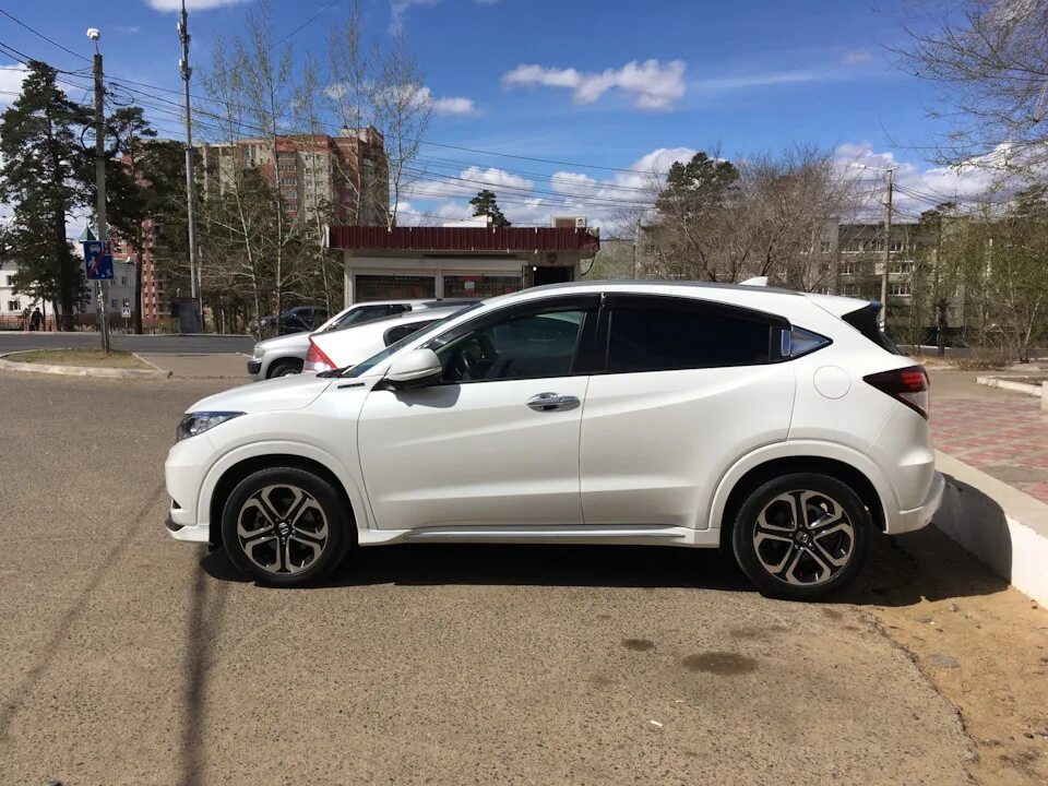 Honda vezel диски r18. Резина на хонда везел 2018. R18 honda vezel. Honda vezel 2018. Диски honda vezel r16.