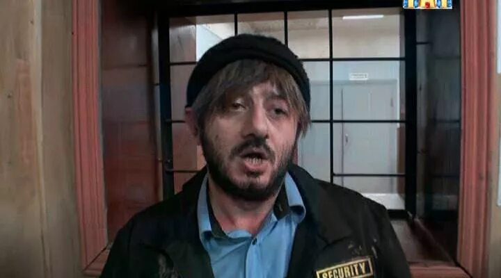 Родион бородач. Наша раша постер. Бородач 4 серия. Барбершоп бородач сургут. Иришка скоробейникова бородач.