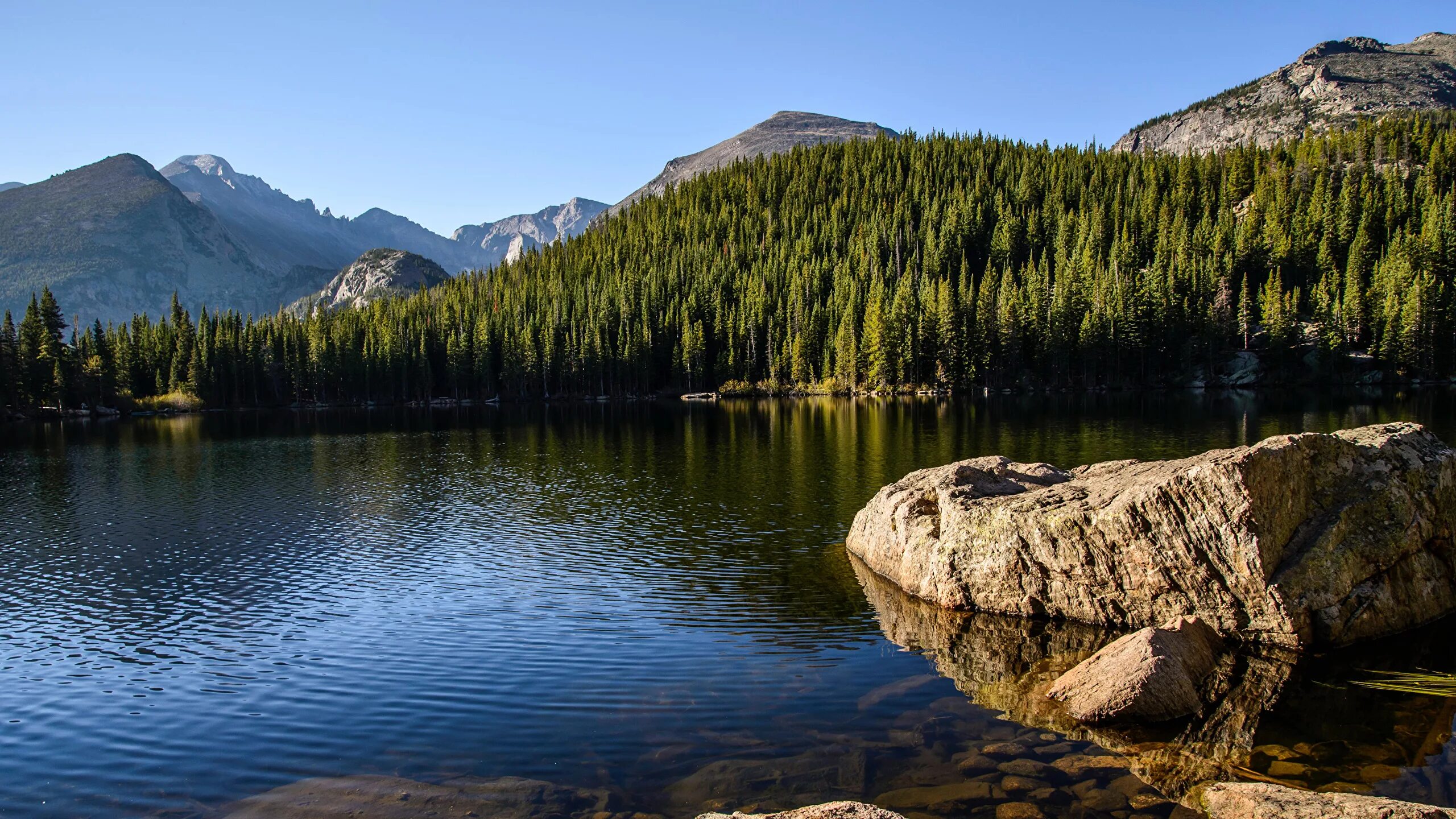 большое северное озеро. красоты россии. озеро крейтер сша. озеро крейтер, штат орегон, сша. большое северное озеро.